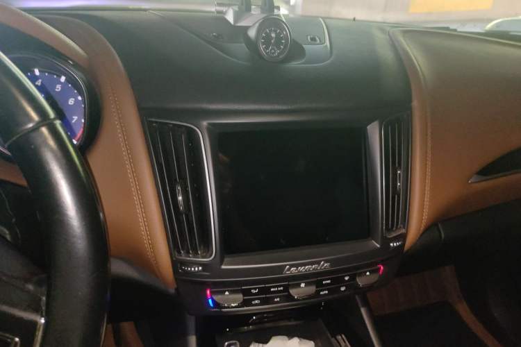 Used Maserati Levante 2016 3.0T Standard Edition Audio And AC Panel