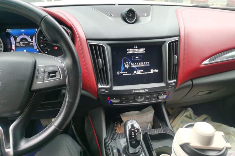 Used Maserati Levante 2016 3.0T Standard Edition Audio And AC Panel