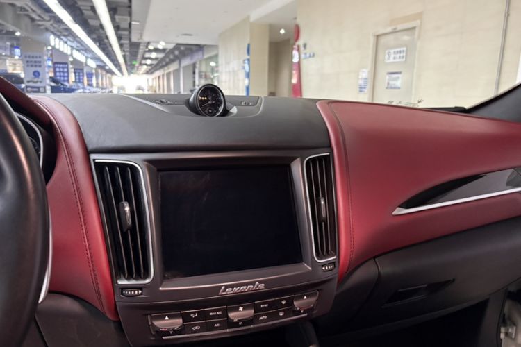 Used Maserati Levante 2016 3.0T Standard Edition Audio And AC Panel