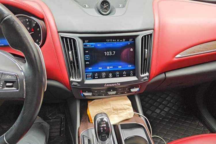 Used Maserati Levante 2016 3.0T Standard Edition Audio And AC Panel