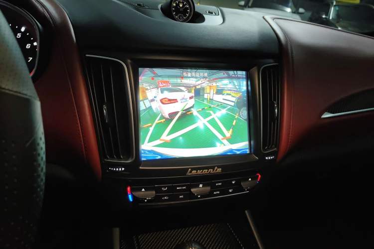 Used Maserati Levante 2016 3.0T Standard Edition Audio And AC Panel