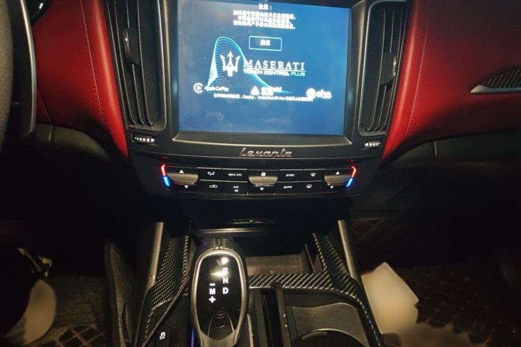 Used Maserati Levante 2016 3.0T Standard Edition Audio And AC Panel