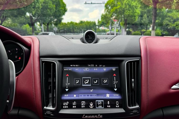Used Maserati Levante 2016 3.0T Standard Edition Audio And AC Panel
