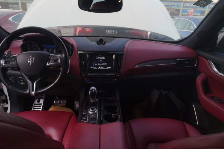 Used Maserati Levante 2016 3.0T Standard Edition Audio And AC Panel