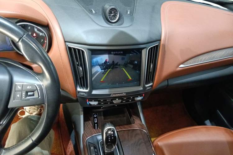 Used Maserati Levante 2016 3.0T Standard Edition Audio And AC Panel