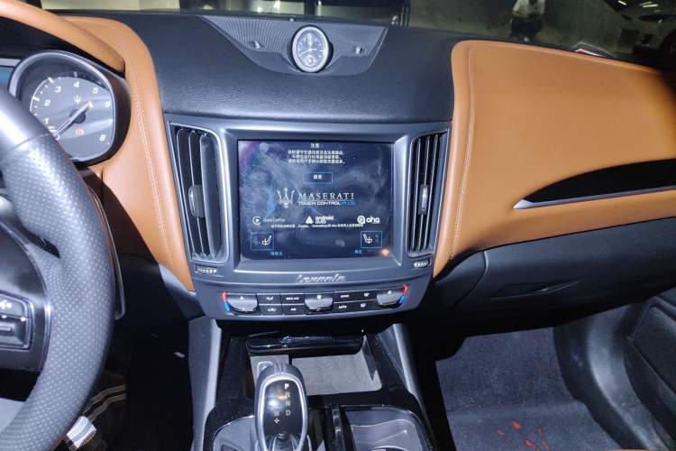 Used Maserati Levante 2016 3.0T Standard Edition Audio And AC Panel