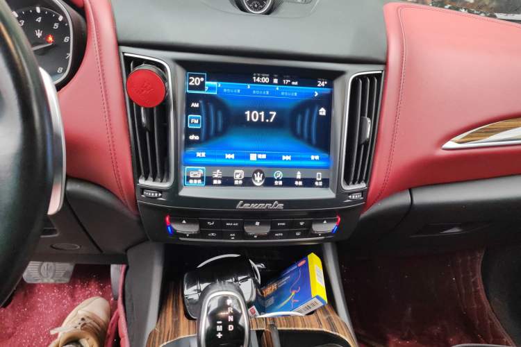 Used Maserati Levante 2016 3.0T Standard Edition Audio And AC Panel