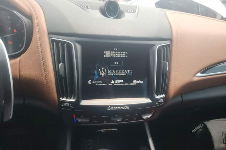 Used Maserati Levante 2016 3.0T Standard Edition Audio And AC Panel