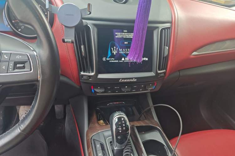Used Maserati Levante 2016 3.0T Standard Edition Audio And AC Panel