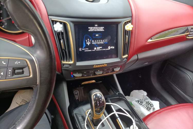 Used Maserati Levante 2016 3.0T S Standard Model Audio And AC Panel