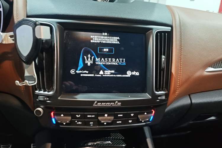 Used Maserati Levante 2016 3.0T Standard Edition Audio And AC Panel