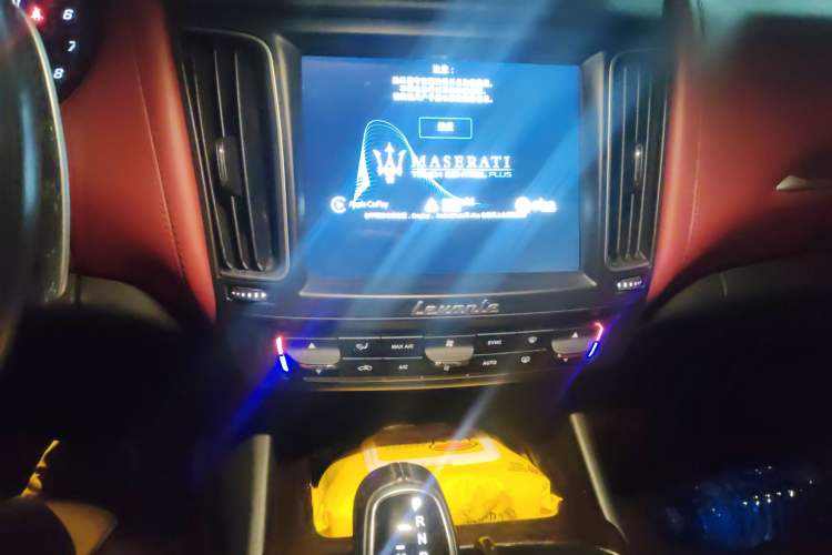 Used Maserati Levante 2016 3.0T Standard Edition Audio And AC Panel