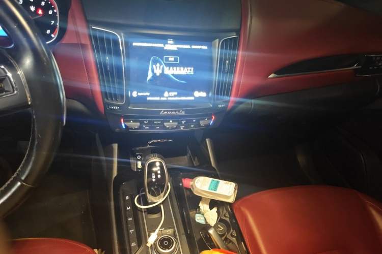 Used Maserati Levante 2016 3.0T Standard Edition Audio And AC Panel