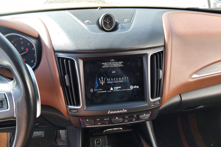Used Maserati Levante 2016 3.0T Standard Edition Audio And AC Panel