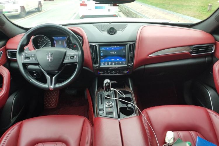 Used Maserati Levante 2016 3.0T Standard Edition Center Console