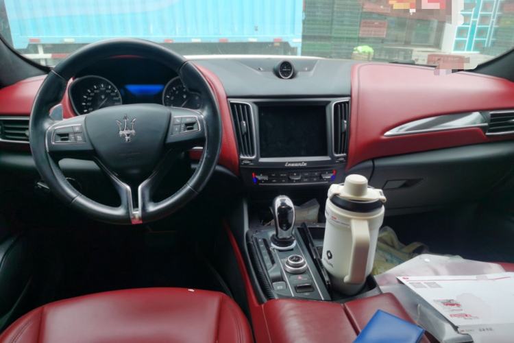 Used Maserati Levante 2016 3.0T Standard Edition Center Console