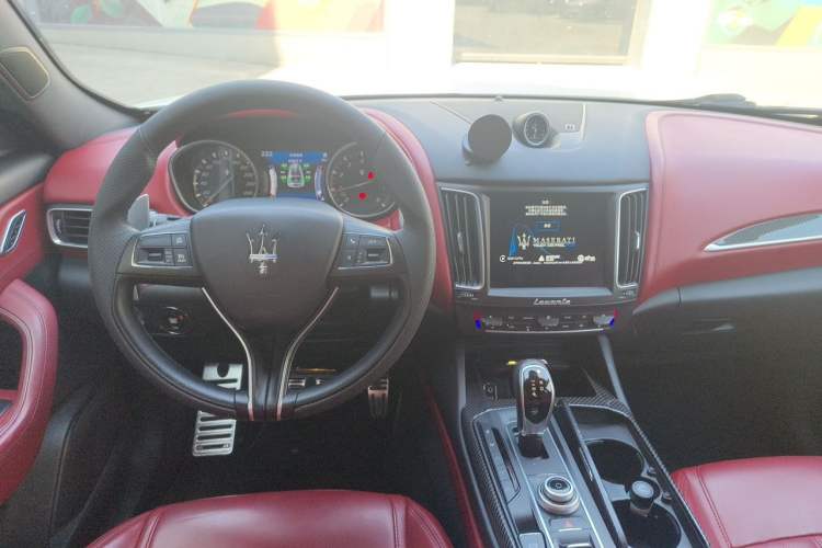 Used Maserati Levante 2016 3.0T Standard Edition Center Console