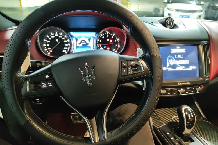 Used Maserati Levante 2016 3.0T Standard Edition Center Console