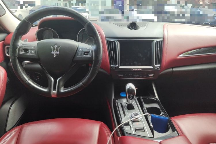 Used Maserati Levante 2016 3.0T Standard Edition Center Console