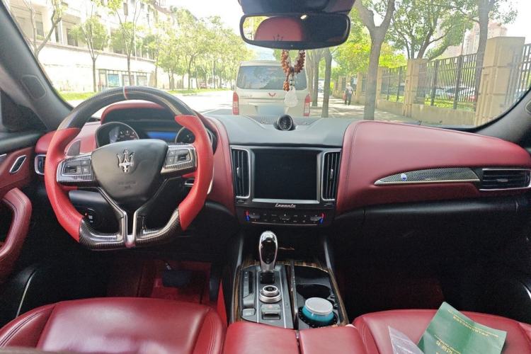 Used Maserati Levante 2016 3.0T Standard Edition Center Console