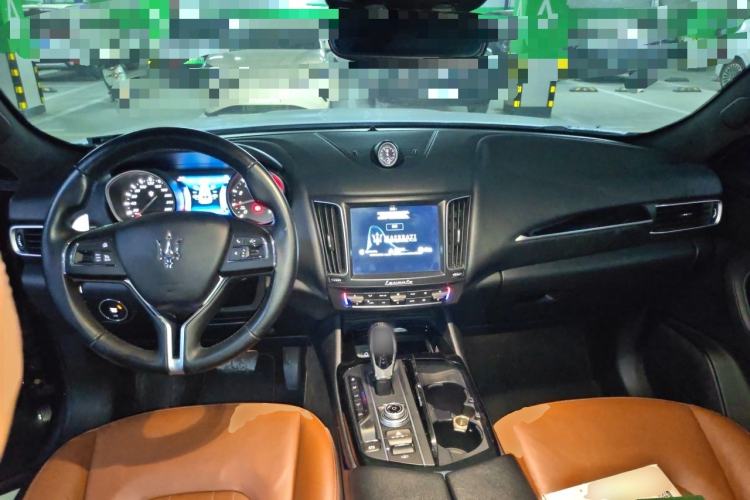 Used Maserati Levante 2016 3.0T Standard Edition Center Console