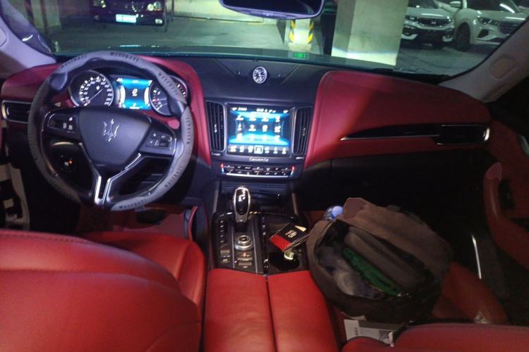 Used Maserati Levante 2016 3.0T Standard Edition Center Console