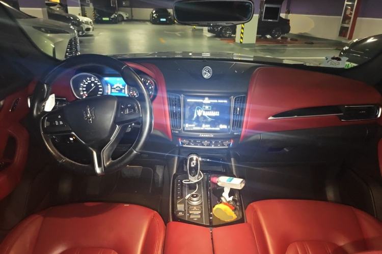 Used Maserati Levante 2016 3.0T Standard Edition Center Console