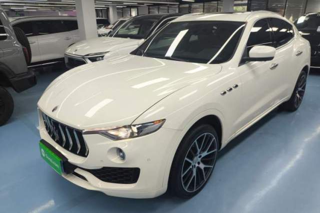 Ojetý Maserati Levante 2016 3.0T Standard Edition