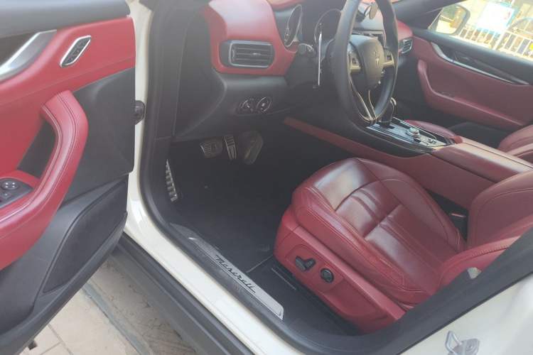 Used Maserati Levante 2016 3.0T Standard Edition Driver Seat