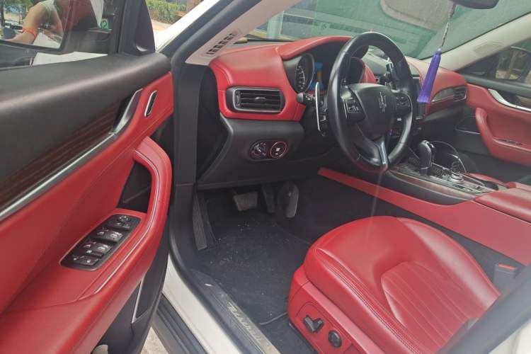 Used Maserati Levante 2016 3.0T Standard Edition Driver Seat