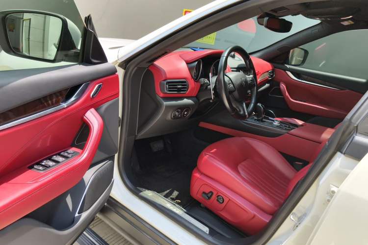 Used Maserati Levante 2016 3.0T Standard Edition Driver Seat