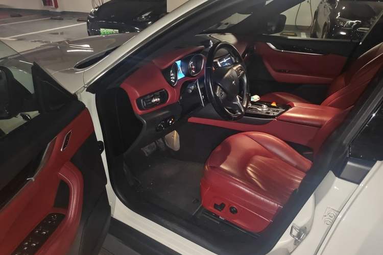 Used Maserati Levante 2016 3.0T Standard Edition Driver Seat