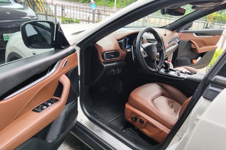 Used Maserati Levante 2016 3.0T Standard Edition Driver Seat