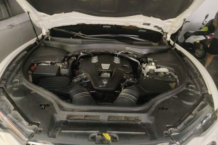 Used Maserati Levante 2016 3.0T Standard Edition Engine Bay