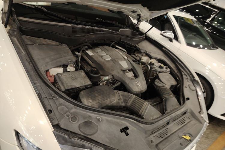 Used Maserati Levante 2016 3.0T Standard Edition Engine Bay