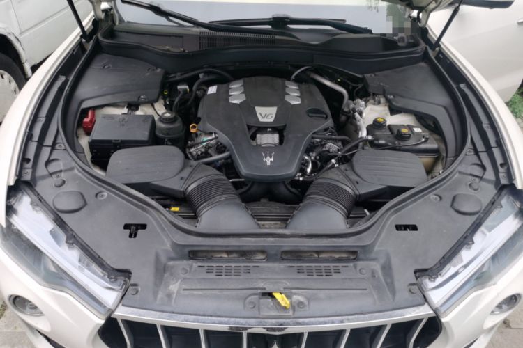 Used Maserati Levante 2016 3.0T Standard Edition Engine Bay