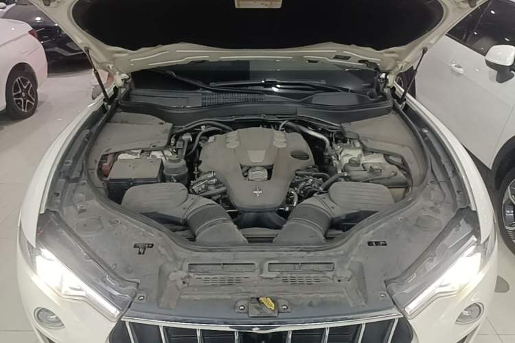 Used Maserati Levante 2016 3.0T Standard Edition Engine Bay