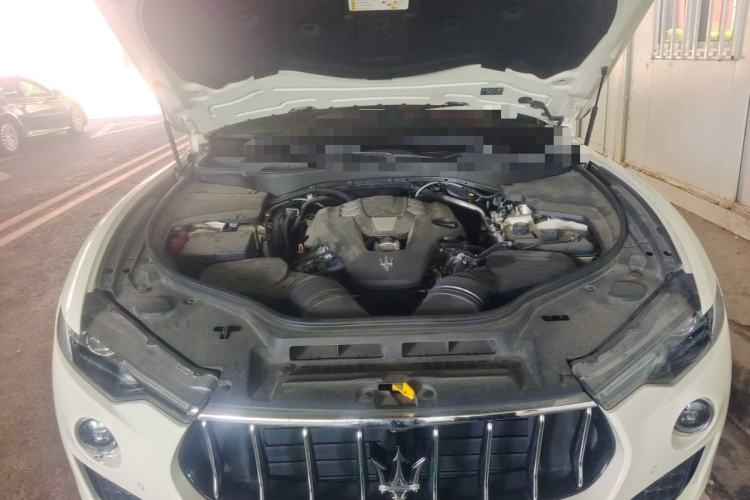 Used Maserati Levante  Engine Bay