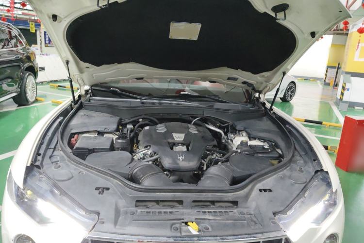 Used Maserati Levante 2016 3.0T Standard Edition Engine Bay