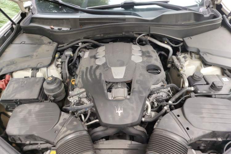 Used Maserati Levante 2016 3.0T Standard Edition Engine Bay