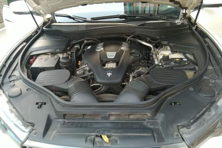 Used Maserati Levante 2016 3.0T Standard Edition Engine Bay