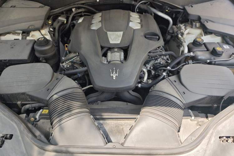 Used Maserati Levante 2016 3.0T Standard Edition Engine Bay
