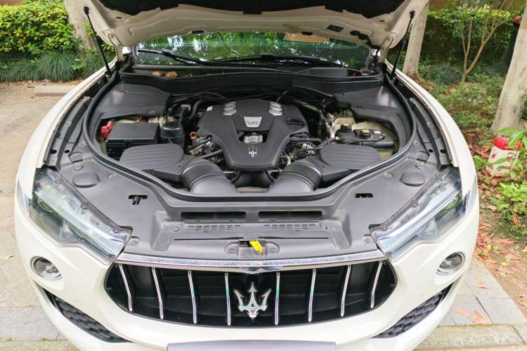 Used Maserati Levante 2016 3.0T Standard Edition Engine Bay