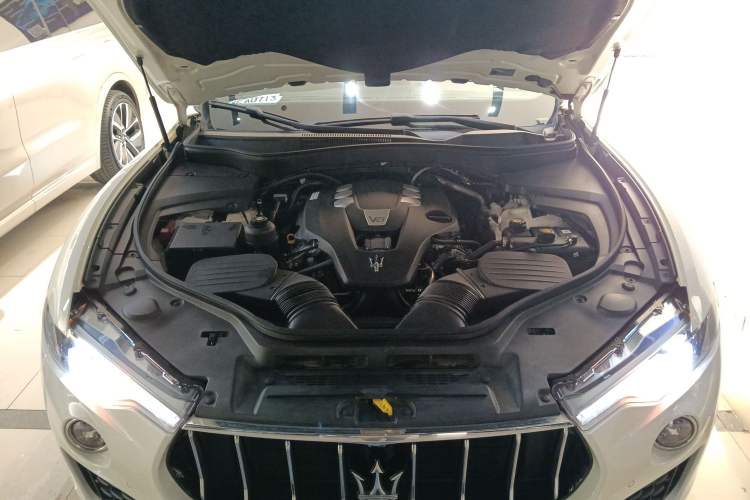 Used Maserati Levante 2016 3.0T Standard Edition Engine Bay
