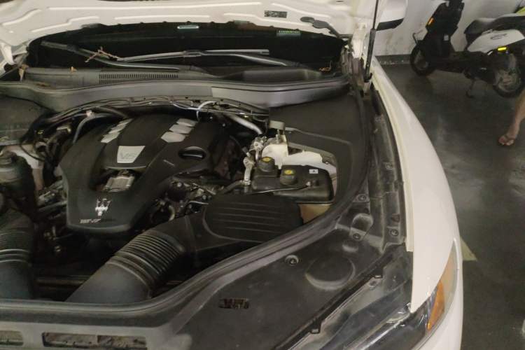 Used Maserati Levante 2016 3.0T Standard Edition Engine Bay Left