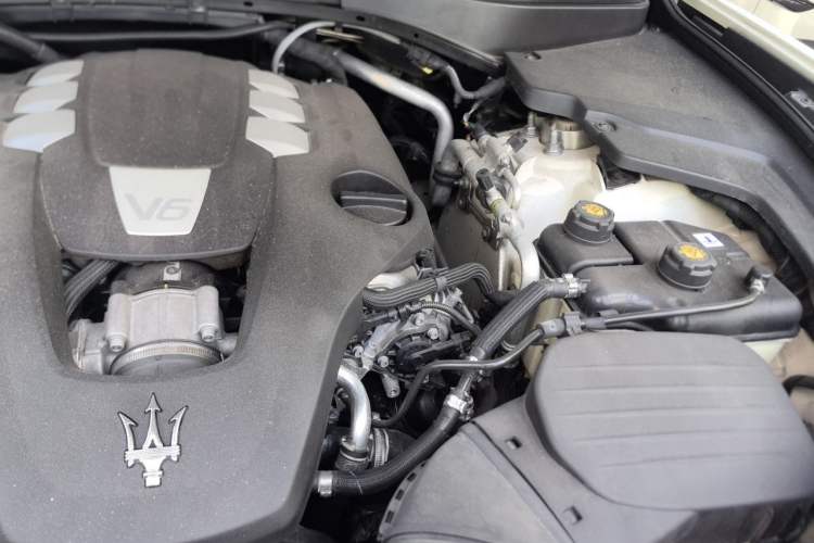 Used Maserati Levante 2016 3.0T Standard Edition Engine Bay Left