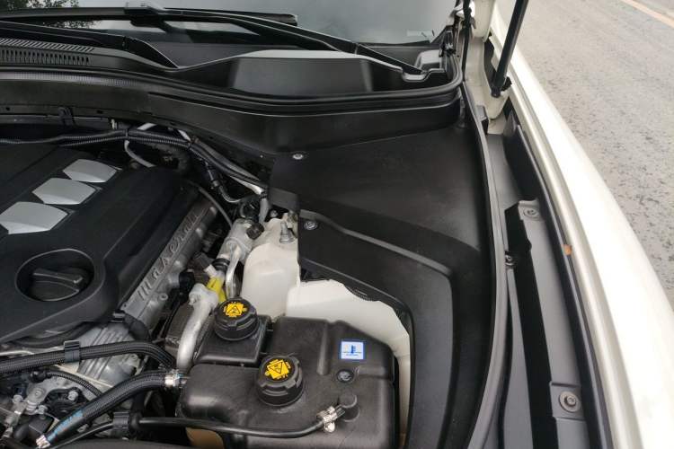 Used Maserati Levante 2016 3.0T Standard Edition Engine Bay Left