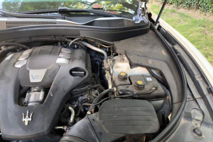 Used Maserati Levante 2016 3.0T Standard Edition Engine Bay Left