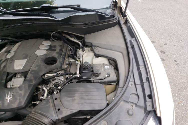 Used Maserati Levante 2016 3.0T Standard Edition Engine Bay Left