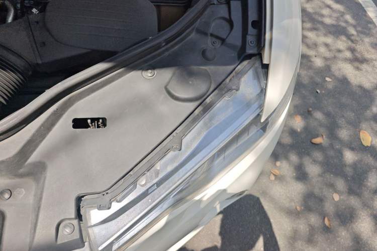 Used Maserati Levante 2016 3.0T Standard Edition Engine Bay Left
